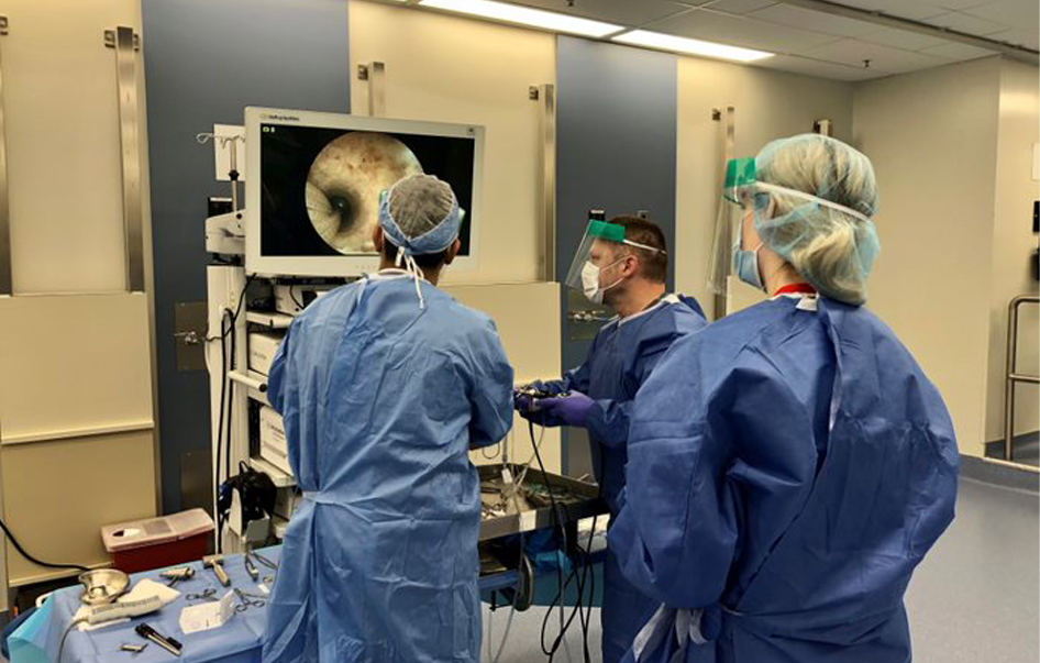 At the Johnson & Johnson Institute in Raynham, MA, fellows had the opportunity to practice minimally invasive procedural techniques using DePuy Synthes Mitek Sports Medicine technology under the guidance of expert faculty.