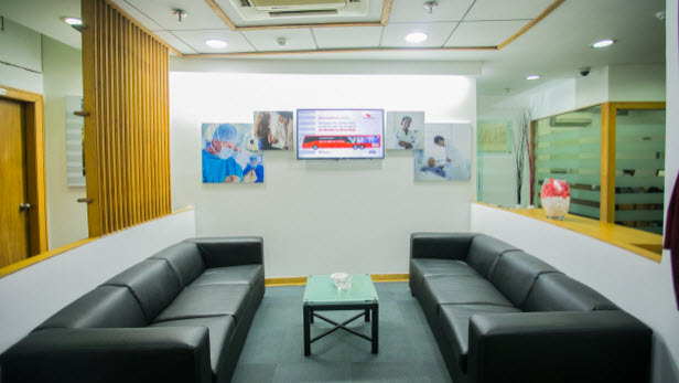 Faculty lounge in the Johnson & Johnson Institute facility location in Mumbai, India.
