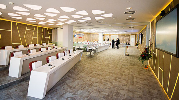 Sala de conferência nas instalações do Johnson & Johnson Institute em Moscou, Rússia. 