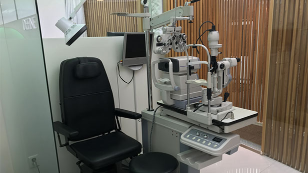 Sala para exames oftalmológicos nas instalações do Johnson & Johnson Institute em Seul, Coreia do Sul 