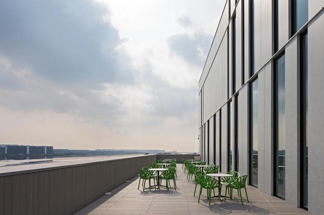Terrace at the Johnson & Johnson Institute facility location in Tokyo.