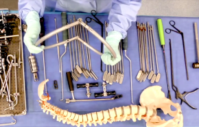 An image from the "Anterior to Psoas (ATP) Approach for Back Table Setup with Joshua Herzog, MD" video on the JnJInstitute.com website.