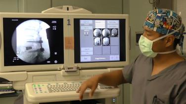 An image from the "Anterior to Psoas (ATP): Post-operative X-ray Review with Chi Lim, MD" video on the JnJInstitute.com.