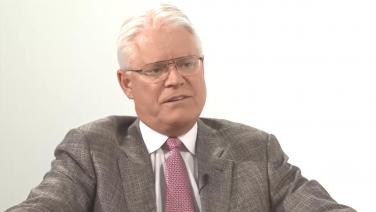 Image from the ATTUNE® Knee Early Results featuring Douglas Dennis, MD and Brian Haas, MD video.